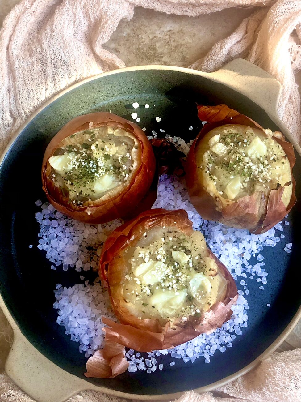Filled Onion cooked in salt